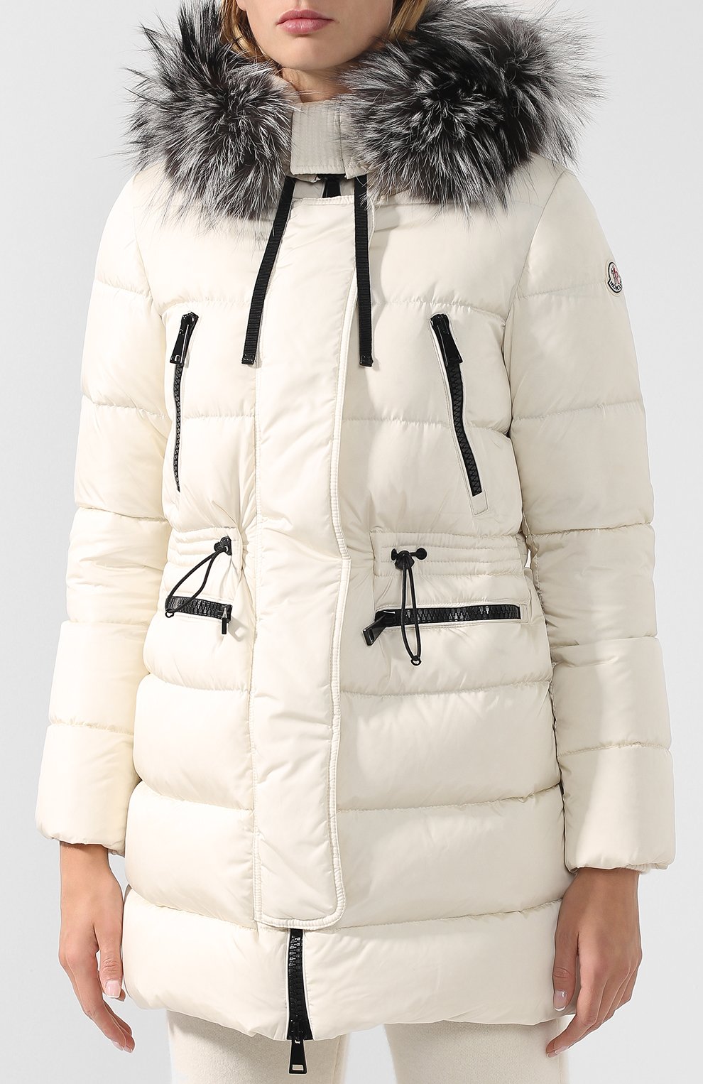 Пуховик с меховой отделкой капюшона MONCLER белого цвета по цене 183500 руб., арт. D2-093-49885-25-54155, фото 3 Пуховик с меховой отделкой капюшона MONCLER, арт. D2-093-49885-25-54155, фото 3