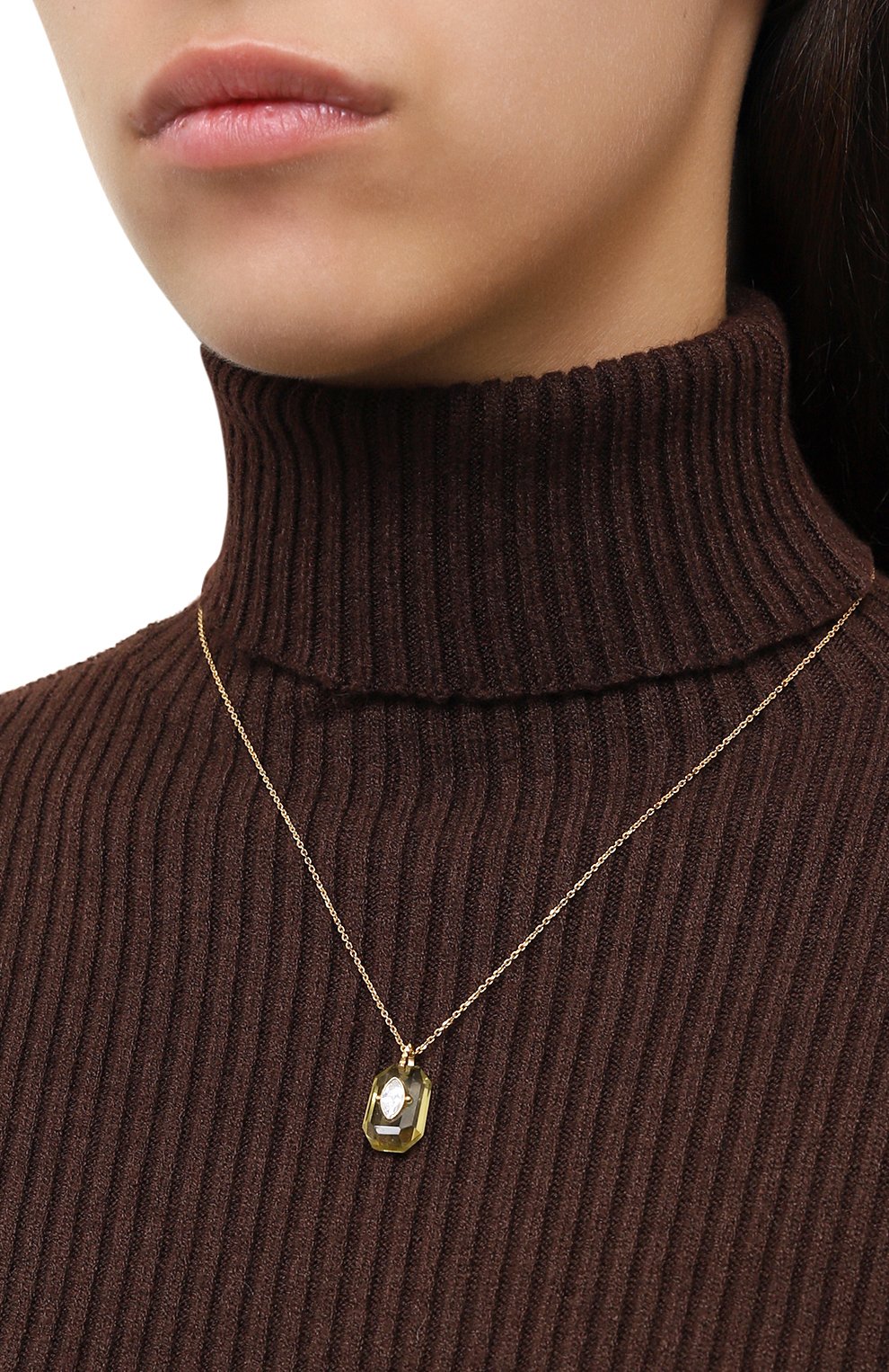 Подвеска на цепочке HANKA_IN цвета по цене 15000 руб., арт. INS-LG47-QLEM-CZ-0.5M, фото 2 Подвеска на цепочке HANKA_IN, арт. INS-LG47-QLEM-CZ-0.5M, фото 2