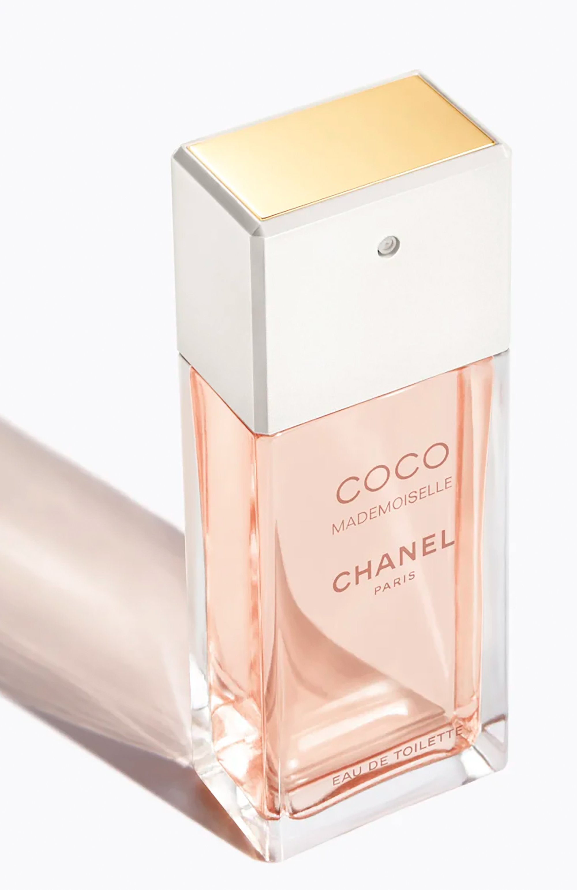 Туалетная вода coco mademoiselle (50ml) CHANEL бесцветного цвета по цене 12100 руб., арт. 0116450, фото 2 Туалетная вода coco mademoiselle (50ml) CHANEL, арт. 0116450, фото 2