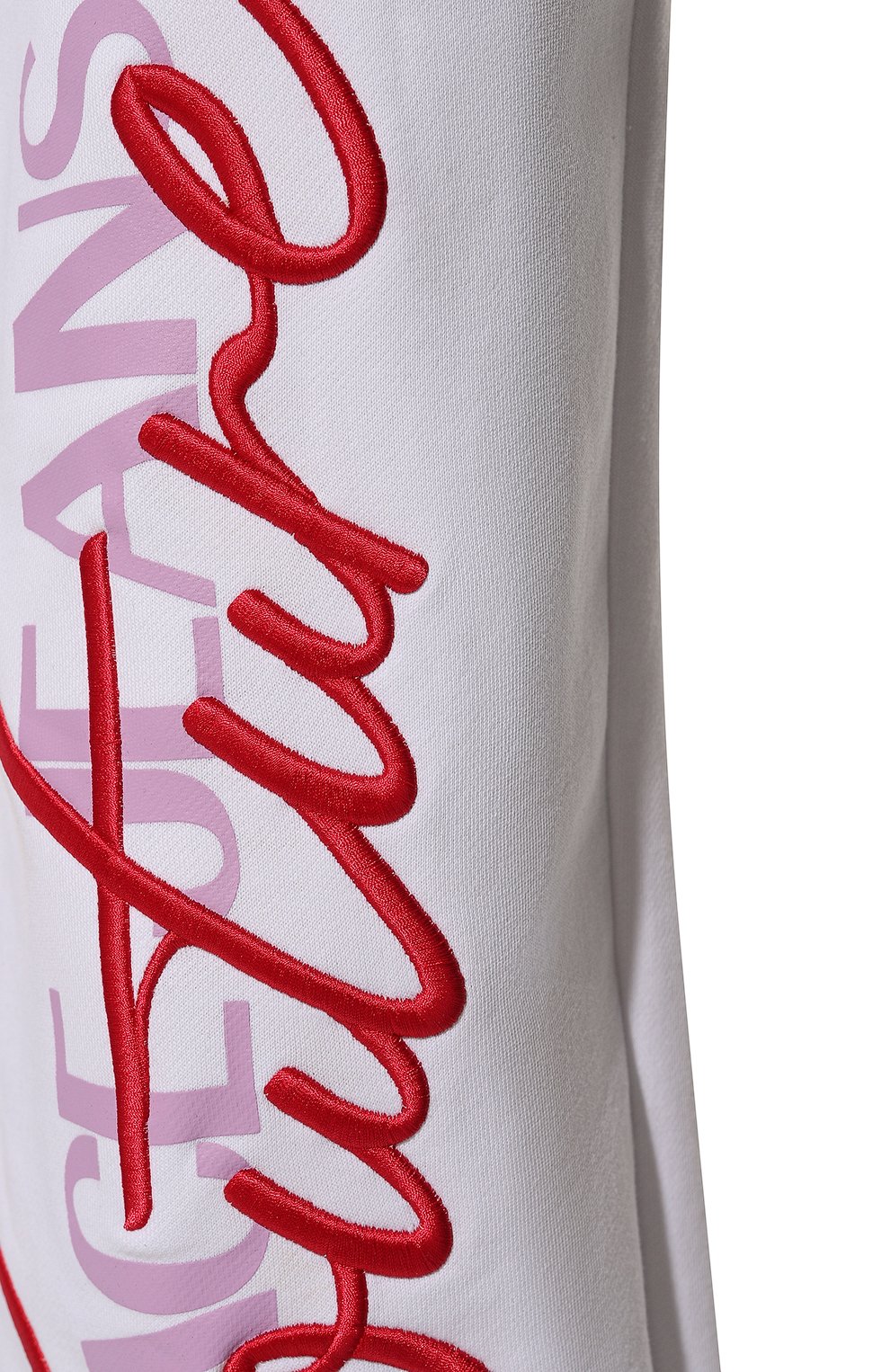 Хлопковые джоггеры VERSACE JEANS COUTURE белого цвета по цене 31700 руб., арт. 72HAAT07-72DP320 6 EMBR0 C0TT0N FLEECE WHITE/CF01T, фото 5 Хлопковые джоггеры VERSACE JEANS COUTURE, арт. 72HAAT07-72DP320 6 EMBR0 C0TT0N FLEECE WHITE/CF01T, фото 5