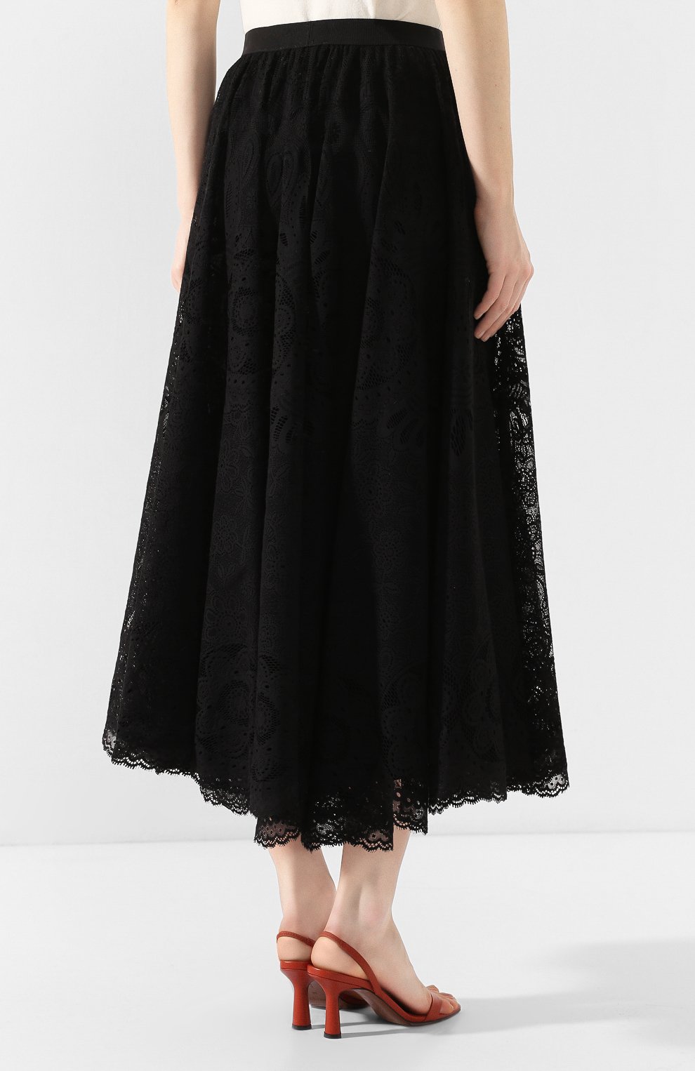 Юбка-миди REDVALENTINO черного цвета по цене 79700 руб., арт. TR0RAD40/50F, фото 4 Юбка-миди REDVALENTINO, арт. TR0RAD40/50F, фото 4