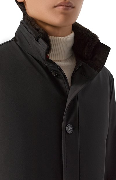 Пальто с воротником из овчины KITON черного цвета по цене 1170000 руб., арт. UW2523AV03T51, фото 5 Пальто с воротником из овчины KITON, арт. UW2523AV03T51, фото 5