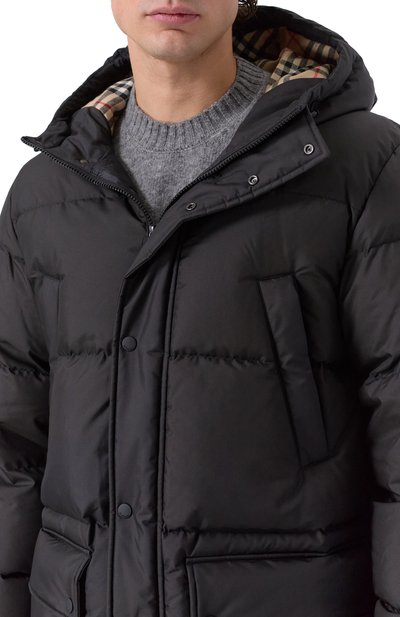 Пуховик BURBERRY черного цвета по цене 275500 руб., арт. 8110360, фото 5 Пуховик BURBERRY, арт. 8110360, фото 5