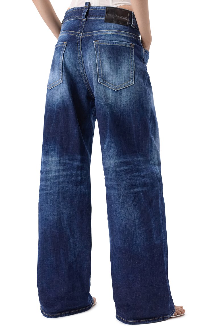 Женские джинсы 9 to 5 man DSQUARED2 синего цвета, арт. S75LB1038/S30664 | Фото 4 (Материал сплава: Проставлено; Драгоценные камни: Проставлено; Длина (брюки, джинсы): Удлиненные; Материал внешний: Хлопок, Деним; Детали: Делаве; Силуэт Ж (брюки и джинсы): Широкие; Кросс-КТ: Деним; Стили: Кэжуэл)