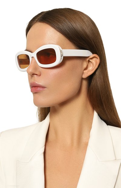Солнцезащитные очки GCDS белого цвета по цене 16000 руб., арт. GD0027 21E, фото 2 Солнцезащитные очки GCDS, арт. GD0027 21E, фото 2