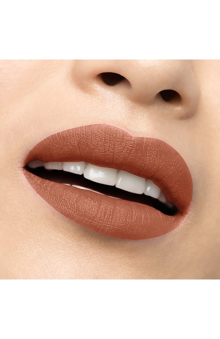 Матовая помада для губ rouge louboutin velvet matte on the go, оттенок beige very gil CHRISTIAN LOUBOUTIN  цвета, арт. 8435415063456 | Фото 5 (Финишное покрытие: Матовый; Региональные ограничения белый список (Axapta Mercury): Не проставлено)