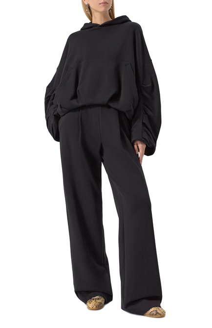 Женские хлопковые брюки DRIES VAN NOTEN черного цвета, арт. 251-011107-1610 | Фото 2 (Длина (брюки, джинсы): Удлиненные; Материал сплава: Проставлено; Драгоценные камни: Проставлено; Материал внешний: Хлопок)
