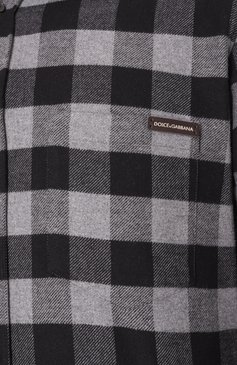 Мужская хлопковая рубашка DOLCE & GABBANA серого цвета, арт. G5JZ9T/GJ289 | Фото 6 (Материал сплава: Проставлено; Длина (для топов): Стандартные; Рукава: Длинные; Драгоценные камни: Проставлено; Материал внешний: Хлопок; Манжеты: На пуговицах; Случай: Повседневный; Воротник: Кент; Принт: Клетка; Стили: Кэжуэл)