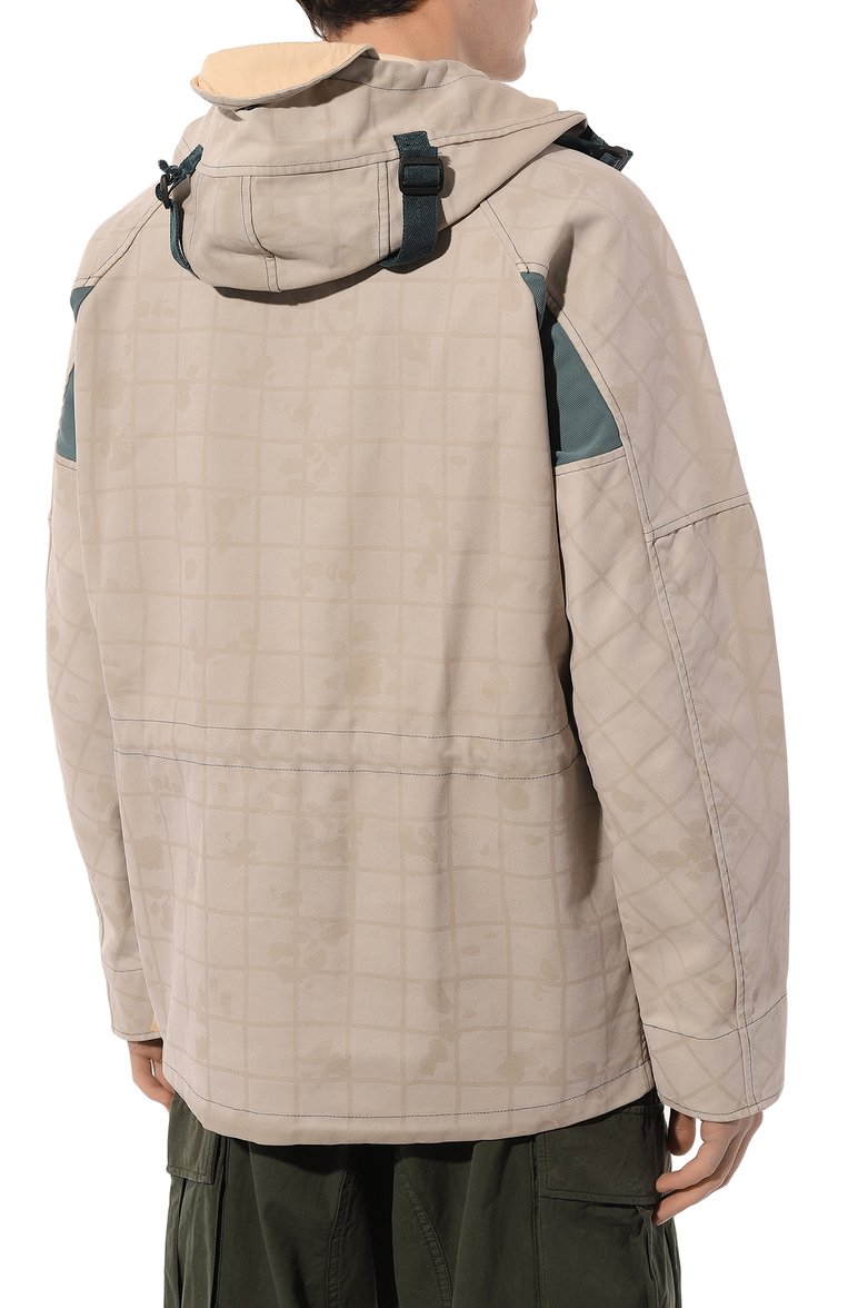 Мужская анорак STONE ISLAND бежевого цвета, арт. 73154360 | Фото 4 (Материал внешний: Вискоза; Длина (верхняя одежда): Короткие; Рукава: Длинные; Кросс-КТ: Ветровки, Легкие; Стили: Гранж, Кэжуэл)