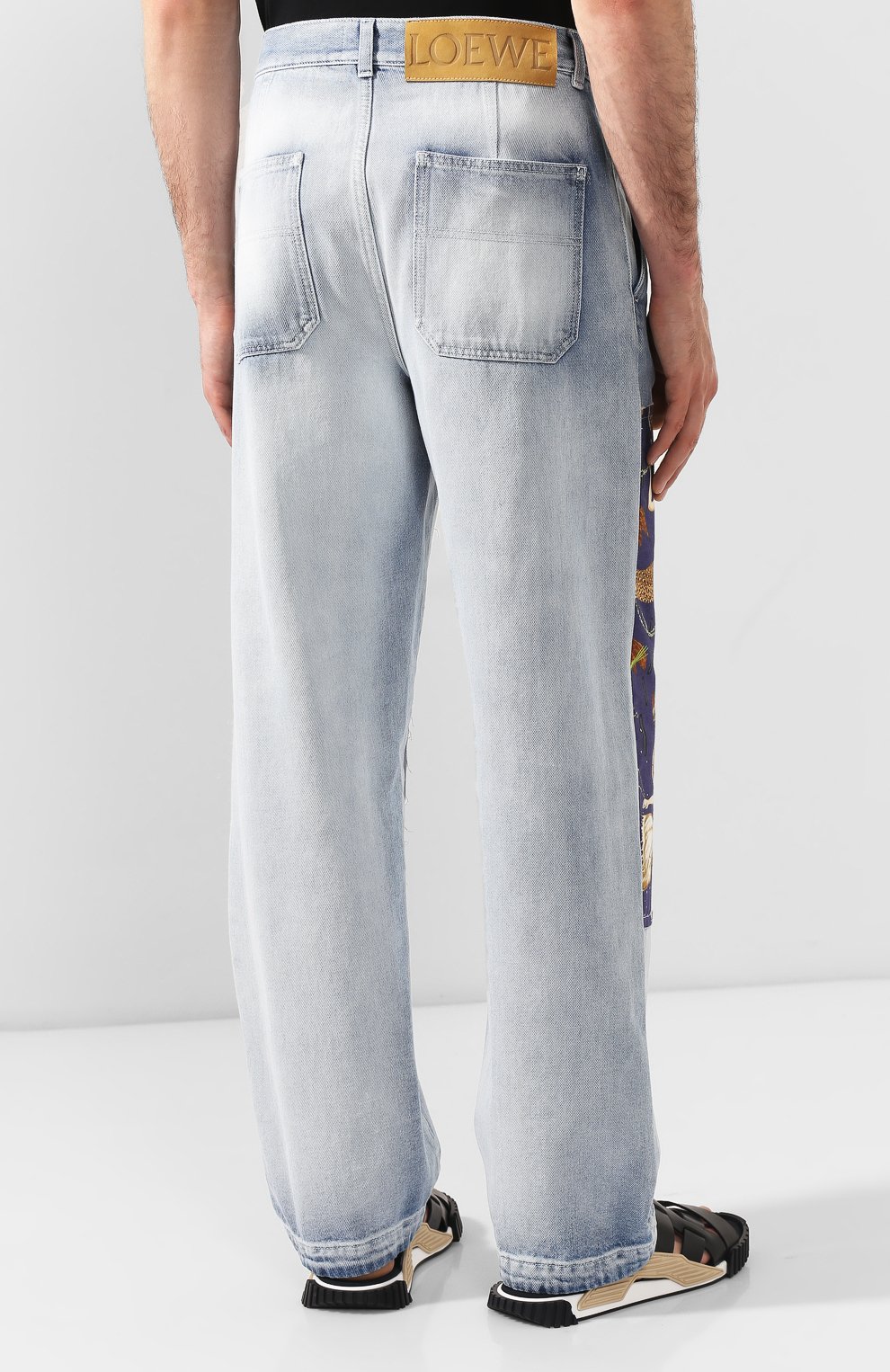 Джинсы loewe x paula's ibiza LOEWE голубого цвета по цене 58700 руб., арт. H616331X38, фото 4 Джинсы loewe x paula's ibiza LOEWE, арт. H616331X38, фото 4