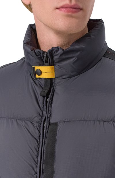 Пуховый жилет PARAJUMPERS черного цвета по цене 73900 руб., арт. 26WMPMPUPP03, фото 5 Пуховый жилет PARAJUMPERS, арт. 26WMPMPUPP03, фото 5