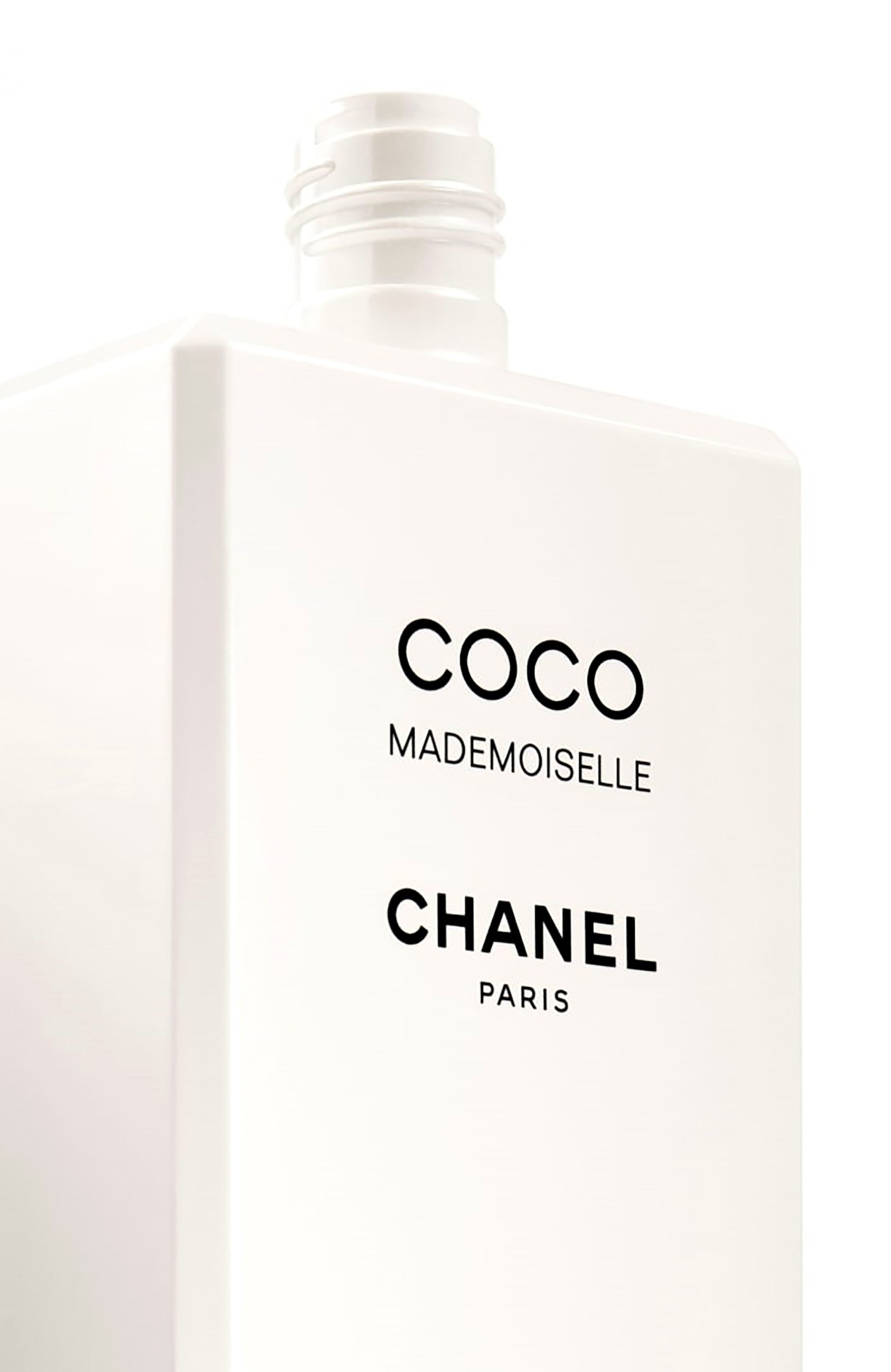 Эмульсия для тела coco mademoiselle (200ml) CHANEL бесцветного цвета по цене 12000 руб., арт. 3145891169454, фото 3 Эмульсия для тела coco mademoiselle (200ml) CHANEL, арт. 3145891169454, фото 3