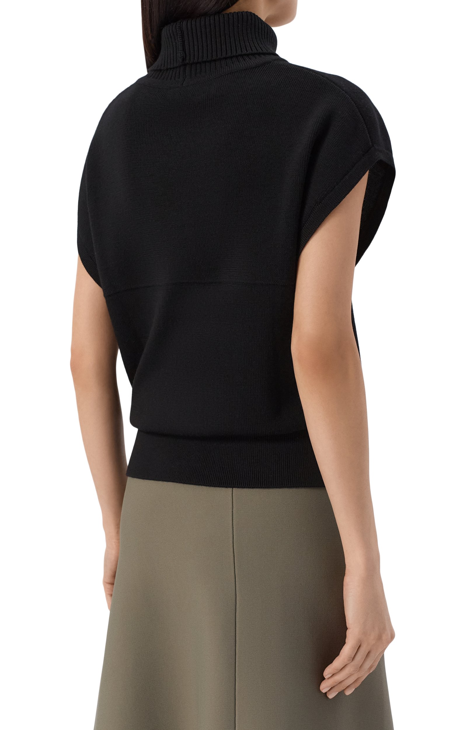 Шерстяной топ YUZEFI черного цвета по цене 39850 руб., арт. YALDA-FUNNEL NECK DRAPE BACK T0P, фото 4 Шерстяной топ YUZEFI, арт. YALDA-FUNNEL NECK DRAPE BACK T0P, фото 4