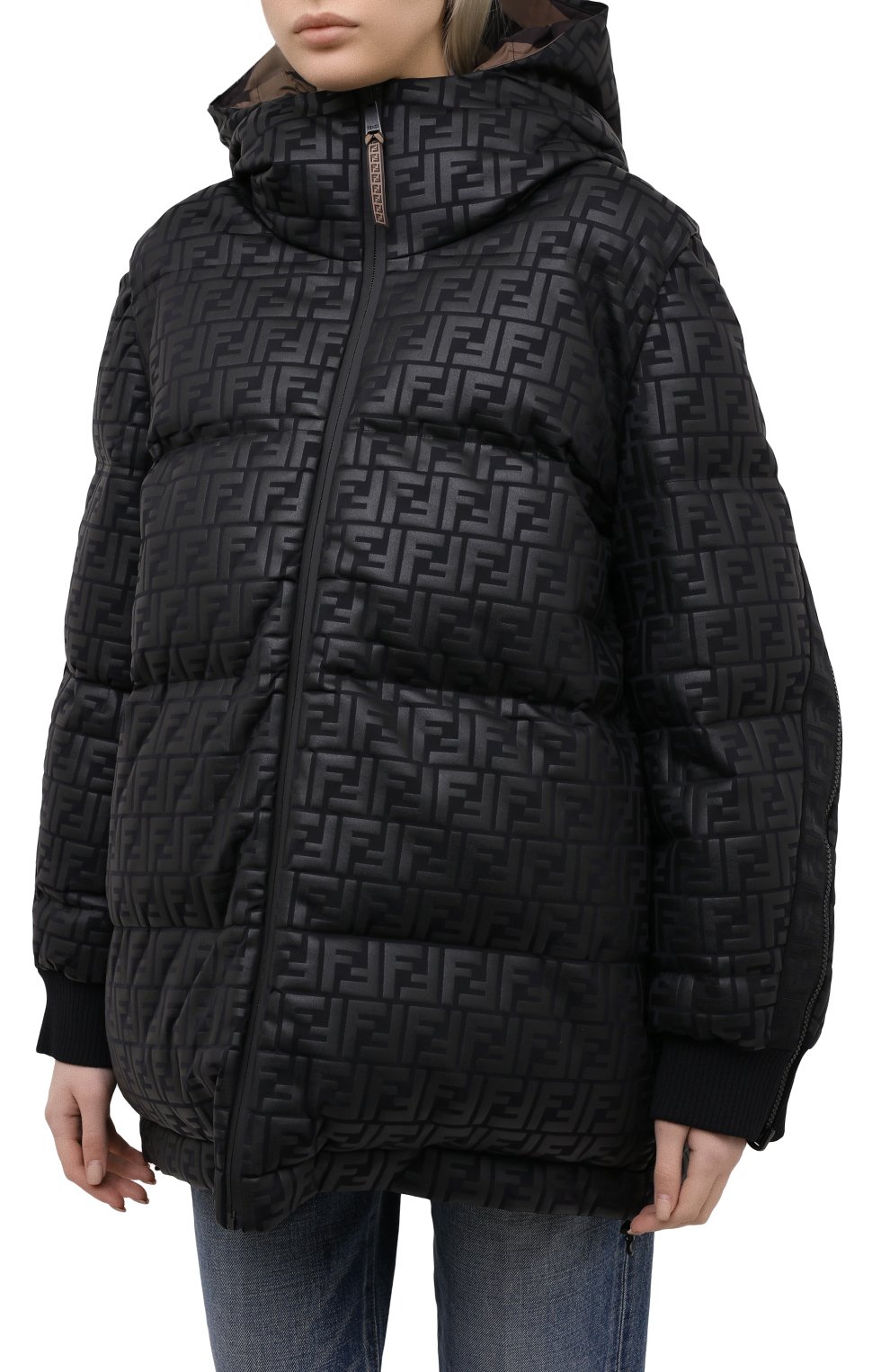 Пуховик FENDI черного цвета по цене 299500 руб., арт. FAN009 AEQX, фото 3 Пуховик FENDI, арт. FAN009 AEQX, фото 3