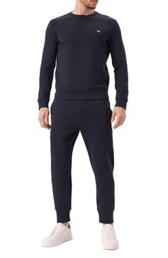 Мужской хлопковый свитшот EMPORIO ARMANI темно-синего цвета, арт. 8N1MD1/1JHSZ | Фото 2 (Драгоценные камни: Проставлено; Рукава: Длинные; Длина (для топов): Стандартные; Материал сплава: Проставлено; Мужское Кросс-КТ: свитшот-одежда; Принт: Без принта; Стили: Спорт-шик; Материал внешний: �Хлопок)