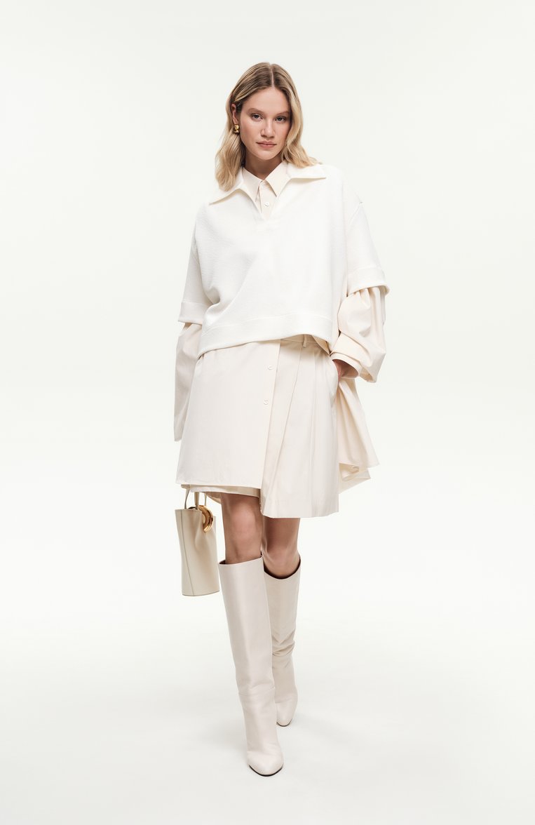 Женская сумка le bambola JACQUEMUS кремового цвета, арт. 24H243BA389 | Фото 9 (Ремень/цепочка: На ремешке; Материал: Натуральная кожа; Размер: small)