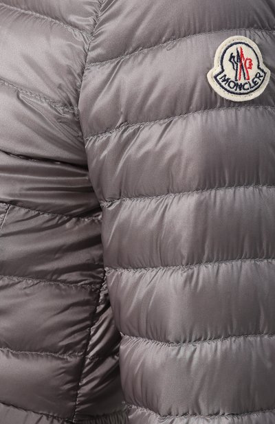 Пуховик с капюшоном MONCLER серого цвета по цене 107500 руб., арт. E1-093-49312-99-53048, фото 5 Пуховик с капюшоном MONCLER, арт. E1-093-49312-99-53048, фото 5