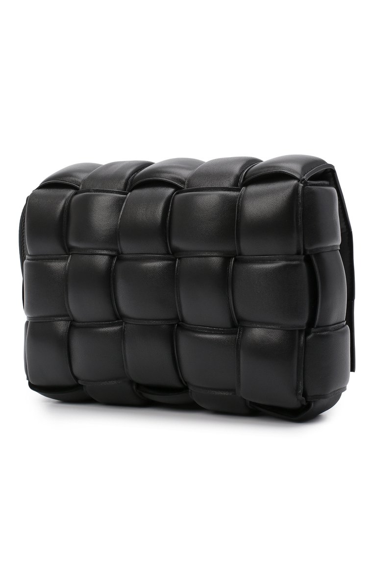 Женская сумка padded cassette BOTTEGA VENETA черного цвета, арт. 591970/VCQR1 | Фото 4 (Материал: Натуральная кожа; Сумки-технические: Сумки через плечо; Ремень/цепочка: На ремешке; Размер: medium; Региональные ограничения белый список (Axapta Mercury): RU; Материал сплава: Проставлено; Драгоценные камни: Проставлено)