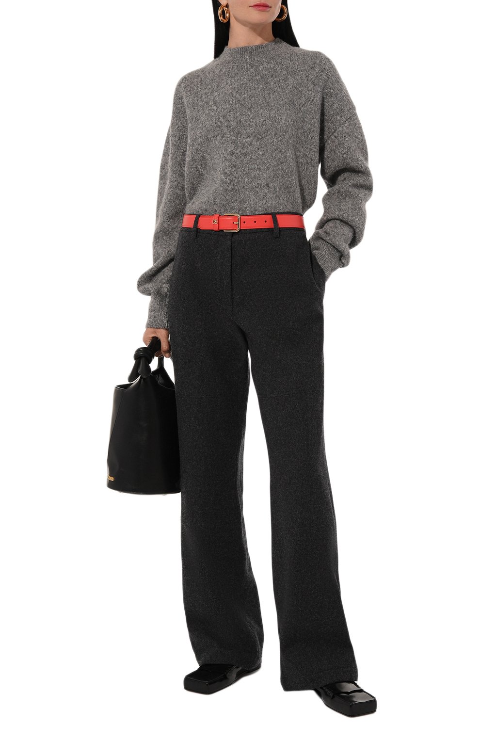 Свитер JACQUEMUS серого цвета по цене 63400 руб., арт. 24E241KN353/2329, фото 2 Свитер JACQUEMUS, арт. 24E241KN353/2329, фото 2