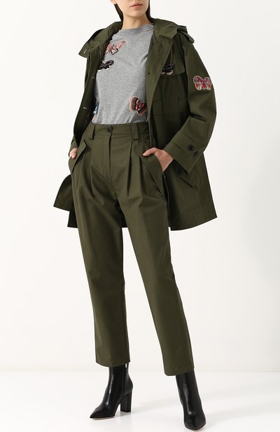 Футболка прямого кроя с отделкой в виде бабочек VALENTINO серого цвета по цене 151500 руб., арт. PB3MG06U/3P7, фото 2 Футболка прямого кроя с отделкой в виде бабочек VALENTINO, арт. PB3MG06U/3P7, фото 2