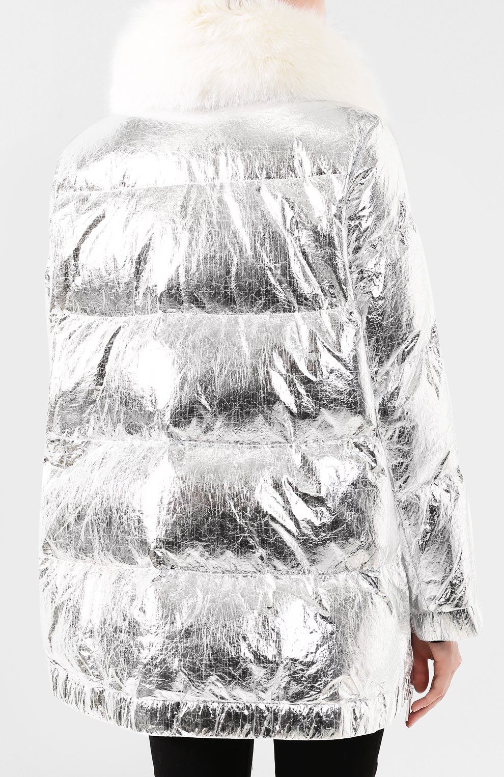 Пуховик YS ARMY PARIS серебряного цвета по цене 178000 руб., арт. 9WFV05676F62W, фото 4 Пуховик YS ARMY PARIS, арт. 9WFV05676F62W, фото 4