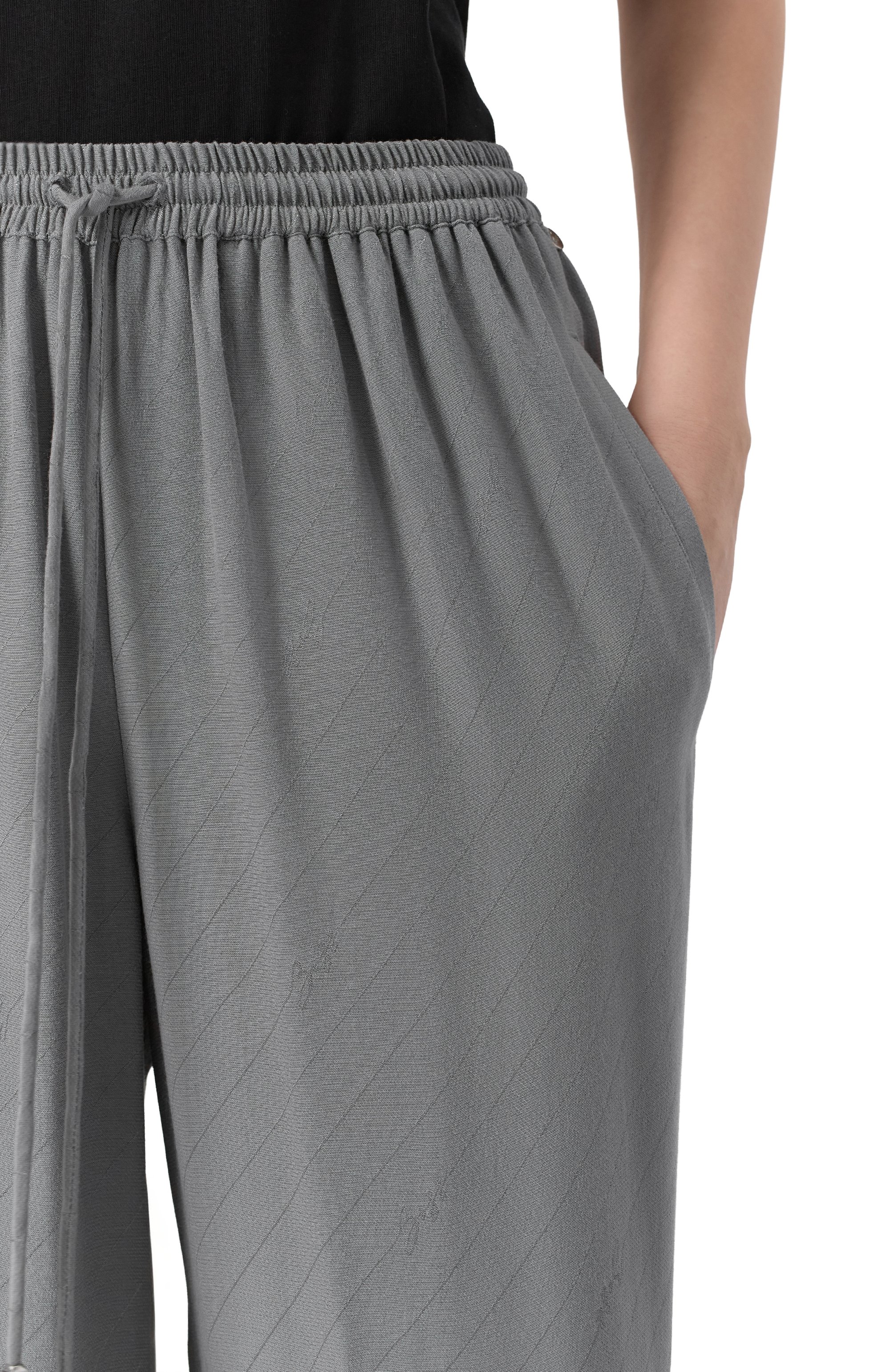 Брюки из вискозы BOSS ORANGE серого цвета по цене 15950 руб., арт. 50544016, фото 5 Брюки из вискозы BOSS ORANGE, арт. 50544016, фото 5