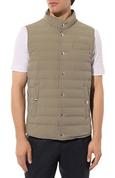 Мужской пуховый жилет BRUNELLO CUCINELLI хаки цвета, арт. MM403B2217 | Фото 3 (Длина (верхняя одежда): Короткие; Материал подклада: Синтетический материал; Материал внешний: Синтетический материал; Стили: Милитари, Кэжуэл; Мужское Кросс-КТ: жилеты-объемные; Материал утеплителя: Пух и перо)