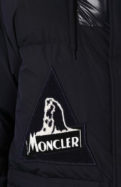 Мужская пух�овая парка dedion MONCLER темно-синего цвета, арт. E2-091-42364-85-C0279 | Фото 5 (Статус проверки: Проверена категория; Материал утеплителя: Пух и перо; Материал внешний: Синтетический материал; Материал подклада: Синтетический материал; Мужское Кросс-КТ: Пуховик-верхняя одежда, Верхняя одежда, пуховик-короткий; Длина (верхняя одежда): До середины бедра; Рукава: Длинные; Кросс-КТ: Пуховик, парка; Драгоценные камни: Проставлено; Материал сплава: Проставлено; Стили: Кэжуэл)