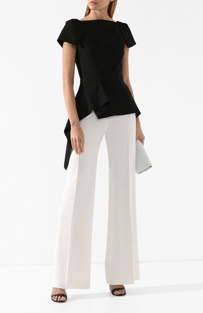 Расклешенные брюки ROLAND MOURET белого цвета по цене 61750 руб., арт. PS19/S5125/F2241, фото 2 Расклешенные брюки ROLAND MOURET, арт. PS19/S5125/F2241, фото 2
