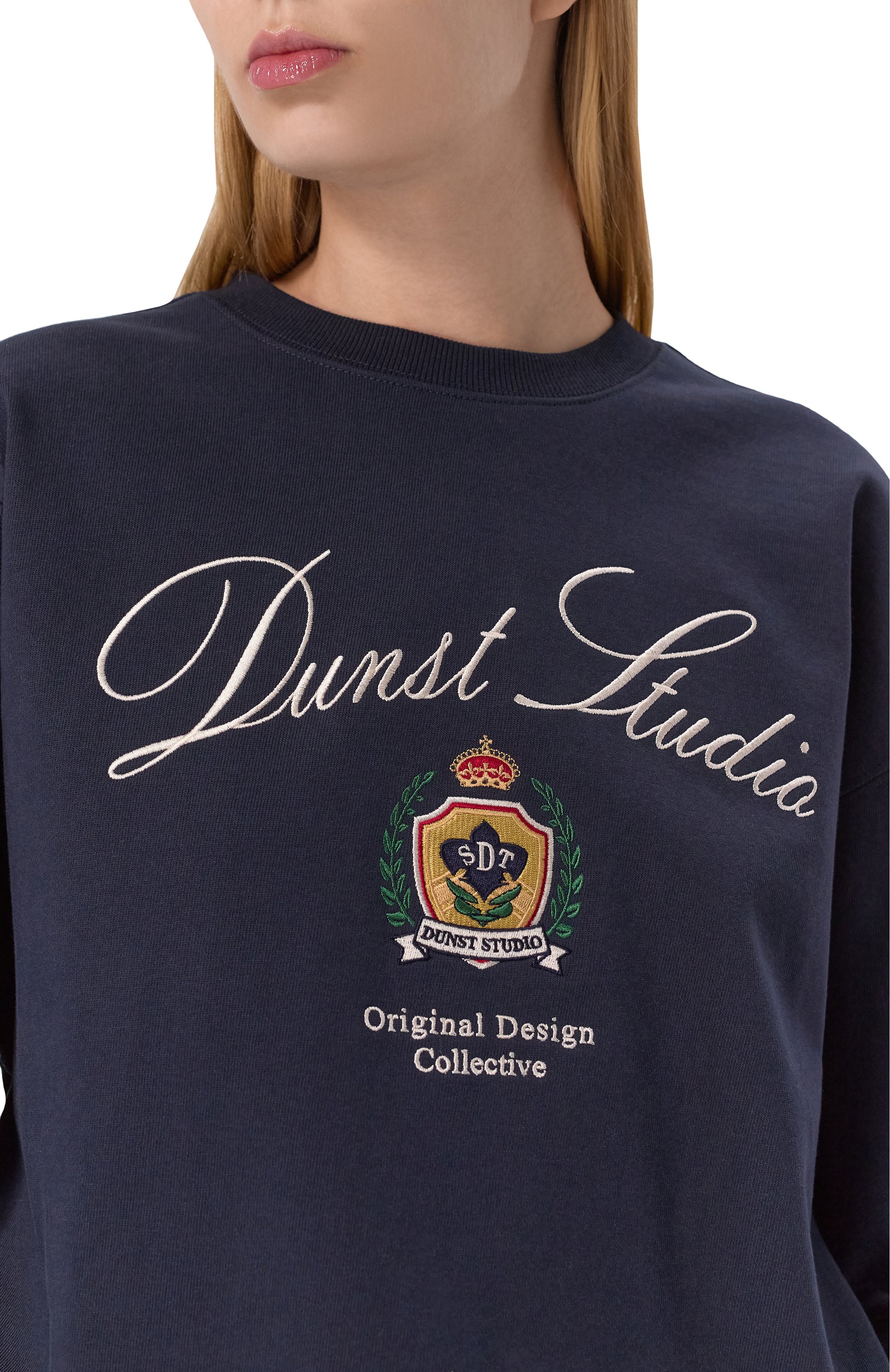 Хлопковый свитшот DUNST темно-синего цвета по цене 9990 руб., арт. UDTS5A113N2, фото 5 Хлопковый свитшот DUNST, арт. UDTS5A113N2, фото 5