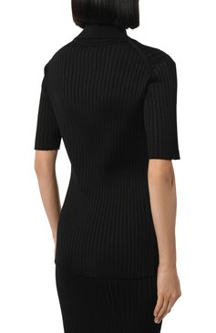 Женское поло из вискозы JIL SANDER черного цвета, арт. J02GL0107/J18313 | Фото 4 (Материал внешний: Вискоза; Драгоценные камни: Проставлено; Рукава: Короткие; Материал сплава: Проставлено; Длина (для топов): Стандартные; Кросс-КТ: Трикотаж; Стили: Минимализм)