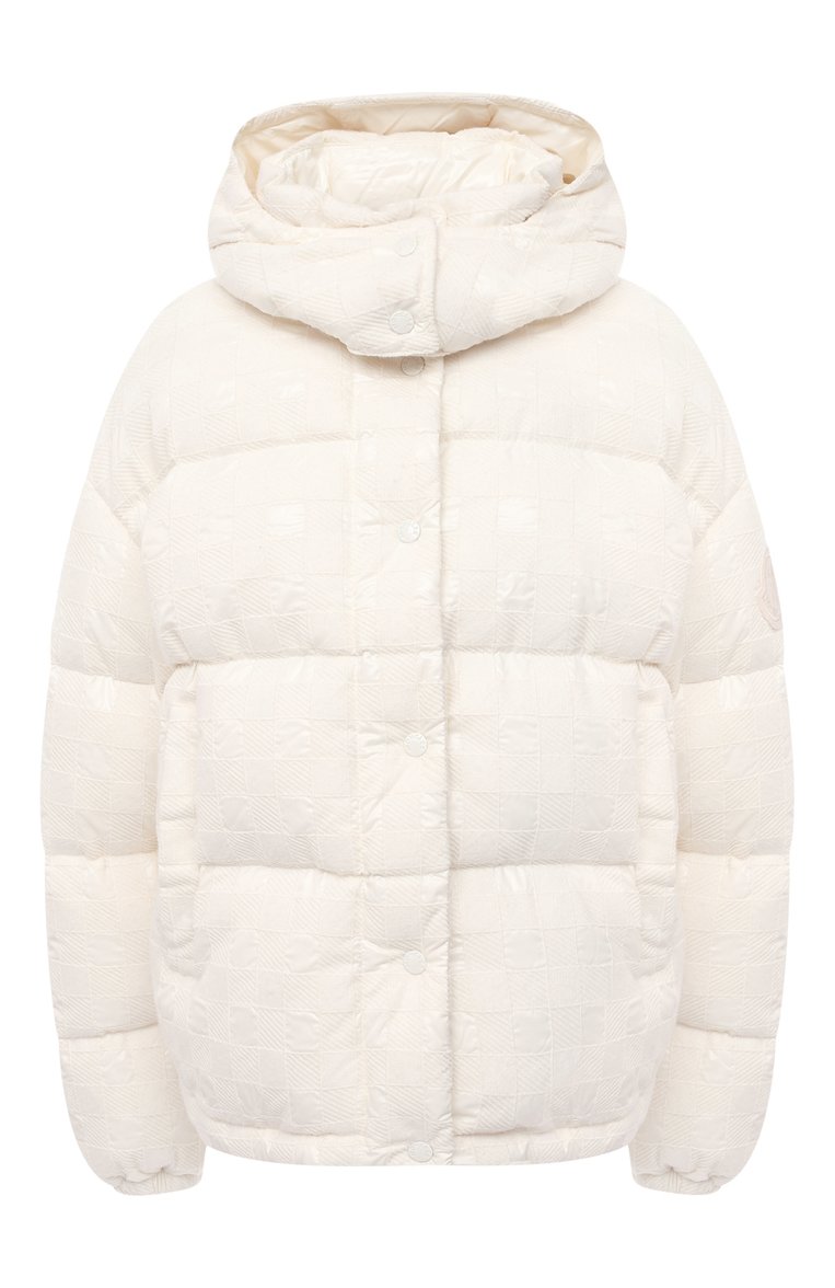 Женская пуховая куртка MONCLER белого цвета, арт. F2-093-1A571-00-53A0C | Фото 1 (Длина (верхняя одежда): Короткие; Материал утеплителя: Пух и перо; Рукава: Длинные; Материал подклада: Синтетический материал; Материал внешний: Син�тетический материал; Женское Кросс-КТ: Пуховик-куртка; Стили: Кэжуэл, Минимализм; Кросс-КТ: Куртка, Утепленный; Материал сплава: Проставлено; Драгоценные камни: Проставлено)