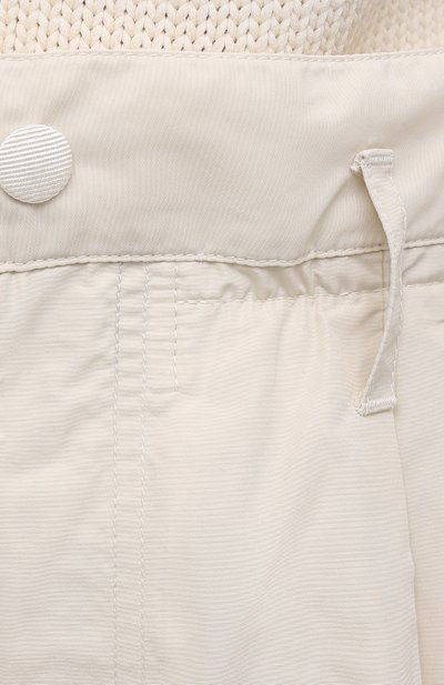 Шорты MONCLER кремового цвета по цене 26350 руб., арт. G1-093-2A747-00-57455, фото 5 Шорты MONCLER, арт. G1-093-2A747-00-57455, фото 5