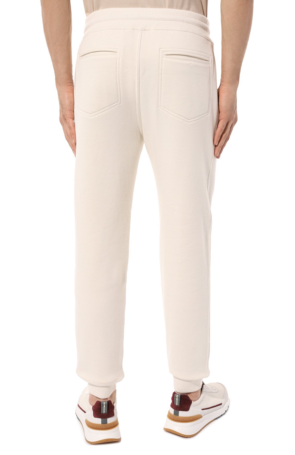 Хлопковые джоггеры BRUNELLO CUCINELLI кремового цвета по цене 138500 руб., арт. MTU23B2207, фото 4 Хлопковые джоггеры BRUNELLO CUCINELLI, арт. MTU23B2207, фото 4