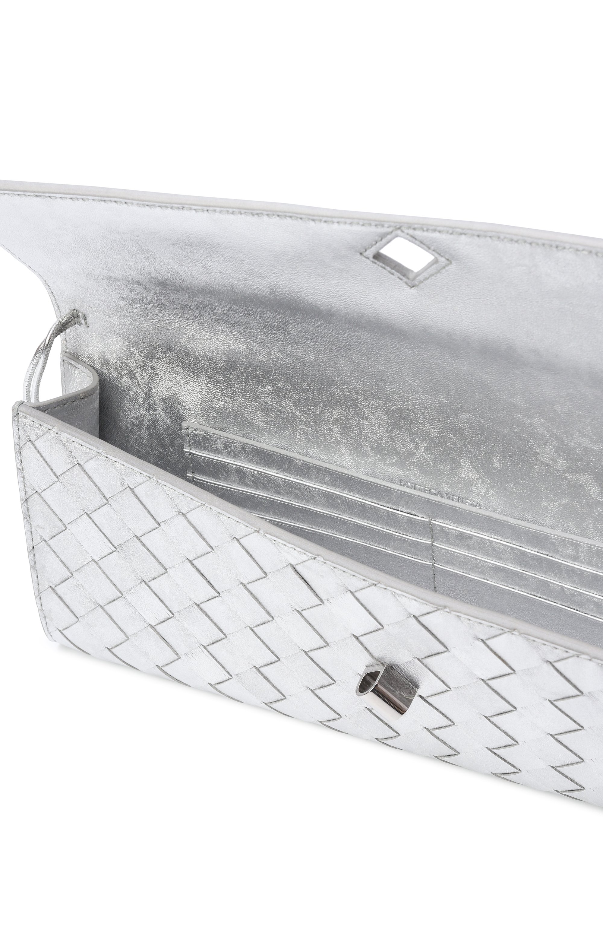 Клатч andiamo BOTTEGA VENETA серебряного цвета по цене 437500 руб., арт. 741511/V5XF1, фото 5 Клатч andiamo BOTTEGA VENETA, арт. 741511/V5XF1, фото 5