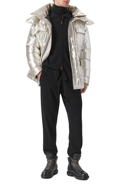 Пуховик MVST серебряного цвета по цене 281000 руб., арт. ICU0012/AS_SET, фото 2 Пуховик MVST, арт. ICU0012/AS_SET, фото 2