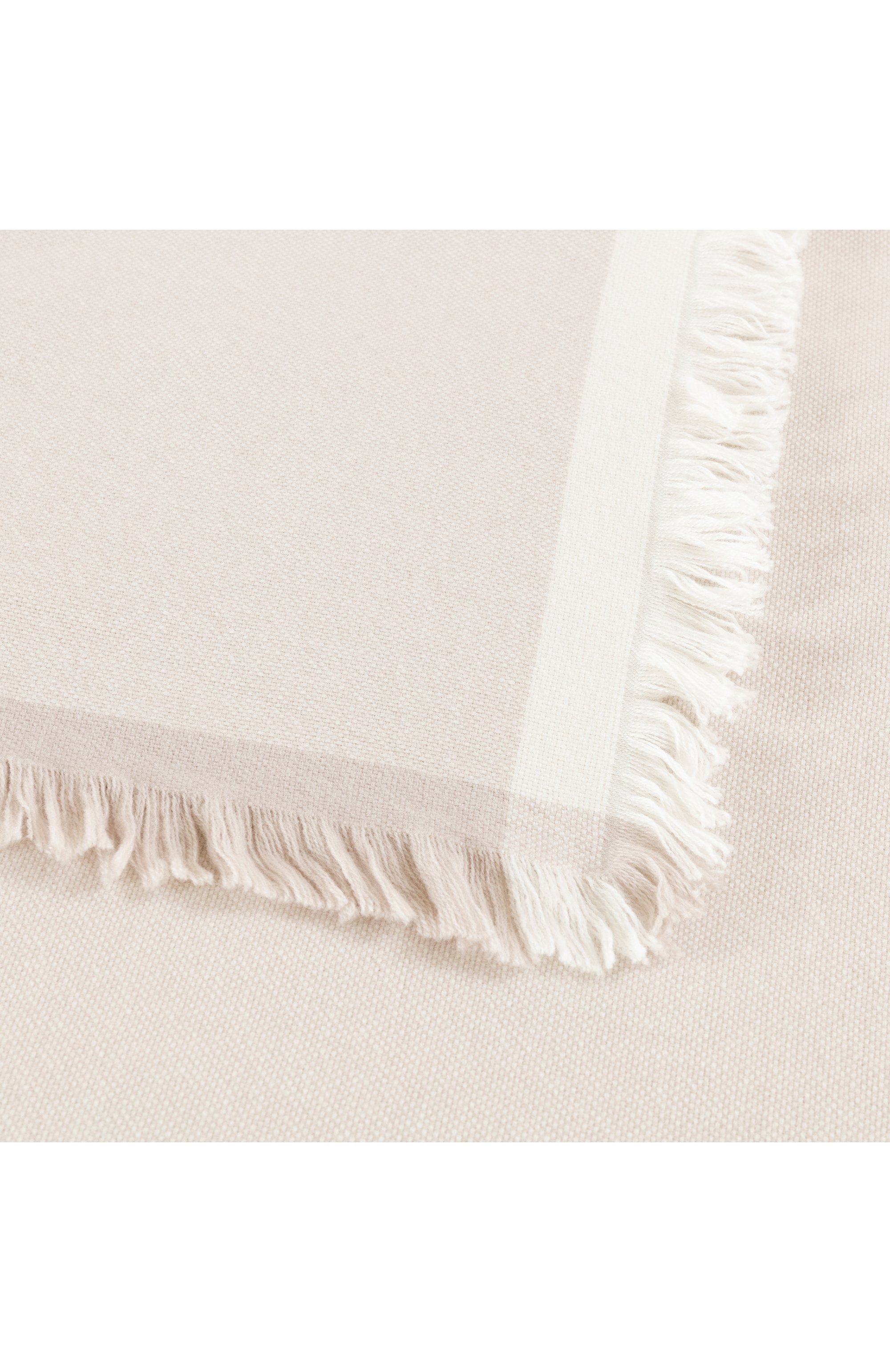 Покрывало bliss blanket FRETTE кремового цвета по цене 363000 руб., арт. FR6863 F0200 285F, фото 1 Покрывало bliss blanket FRETTE, арт. FR6863 F0200 285F, фото 1