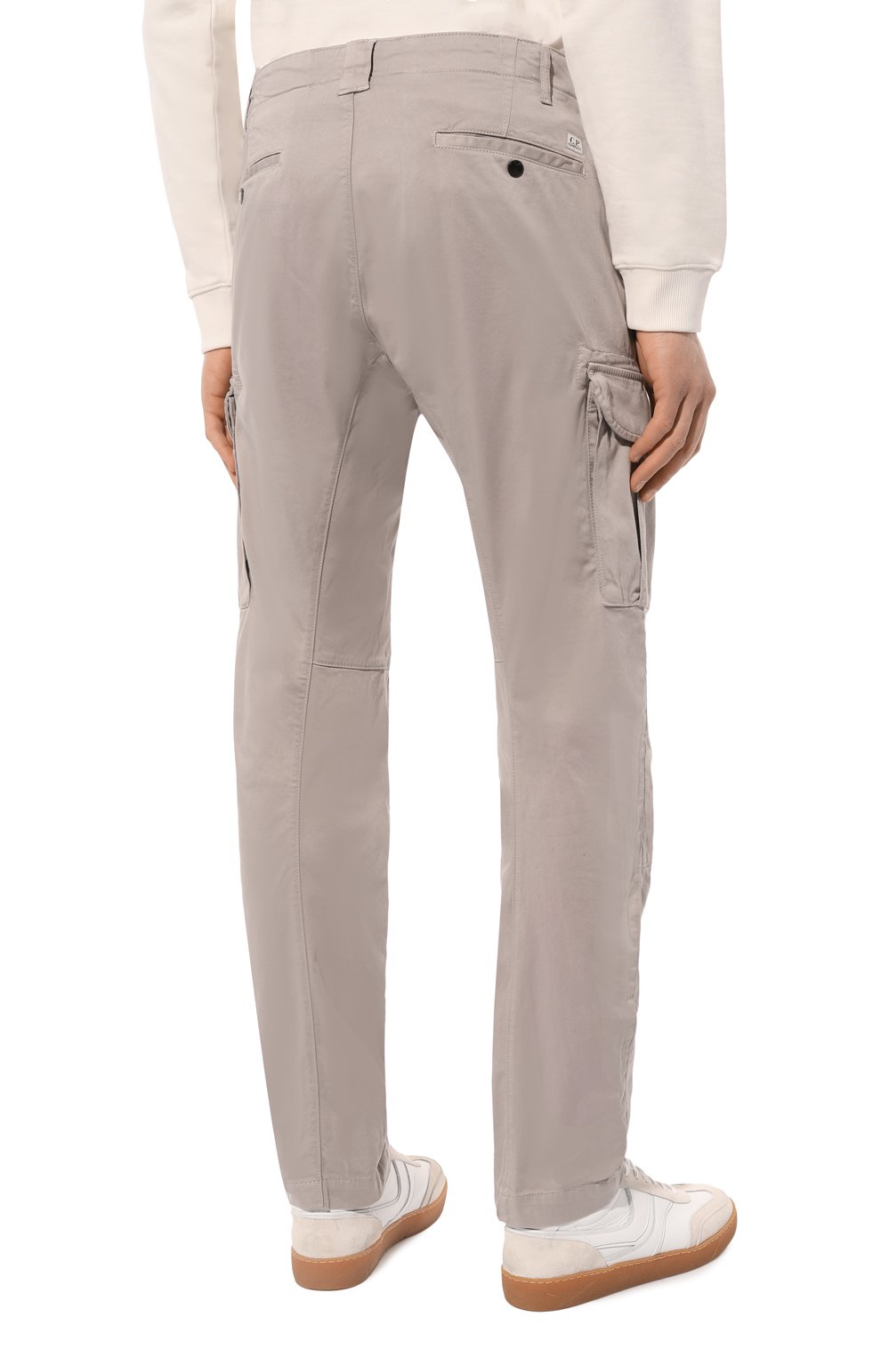 Хлопковые брюки-карго C.P. COMPANY светло-серого цвета по цене 29450 руб., арт. 16CMPA057A005694G, фото 4 Хлопковые брюки-карго C.P. COMPANY, арт. 16CMPA057A005694G, фото 4