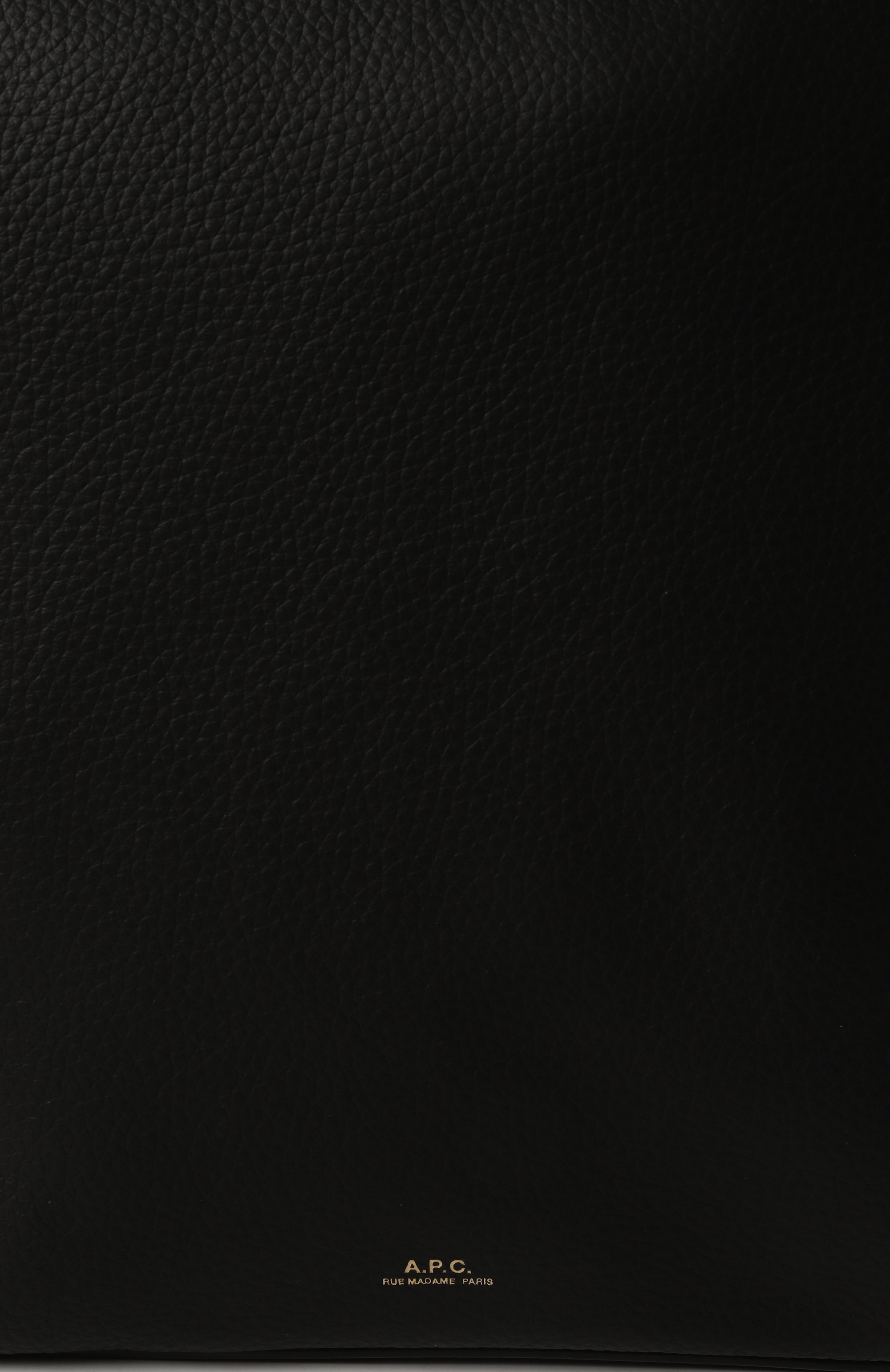 Сумка vera A.P.C. черного цвета по цене 66500 руб., арт. PXCBL-F61902, фото 3 Сумка vera A.P.C., арт. PXCBL-F61902, фото 3