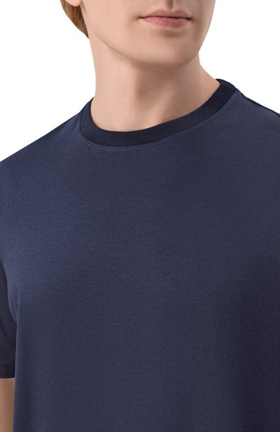Хлопковая футболка KITON темно-синего цвета по цене 49950 руб., арт. UMC023K06R4911, фото 5 Хлопковая футболка KITON, арт. UMC023K06R4911, фото 5