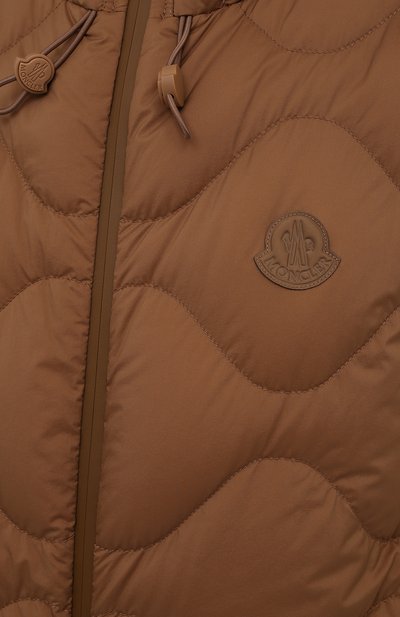 Пуховый жилет liveche MONCLER бежевого цвета по цене 125000 руб., арт. G2-093-1A001-00-53333, фото 5 Пуховый жилет liveche MONCLER, арт. G2-093-1A001-00-53333, фото 5