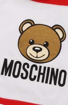 Детский комплект из трех нагрудников MOSCHINO белого цвета, арт. MUY062/LAA33 | Фото 2 (Материал: Текстиль, Хлопок; Материал сплава: Проставлено; Нос: Не проставлено)