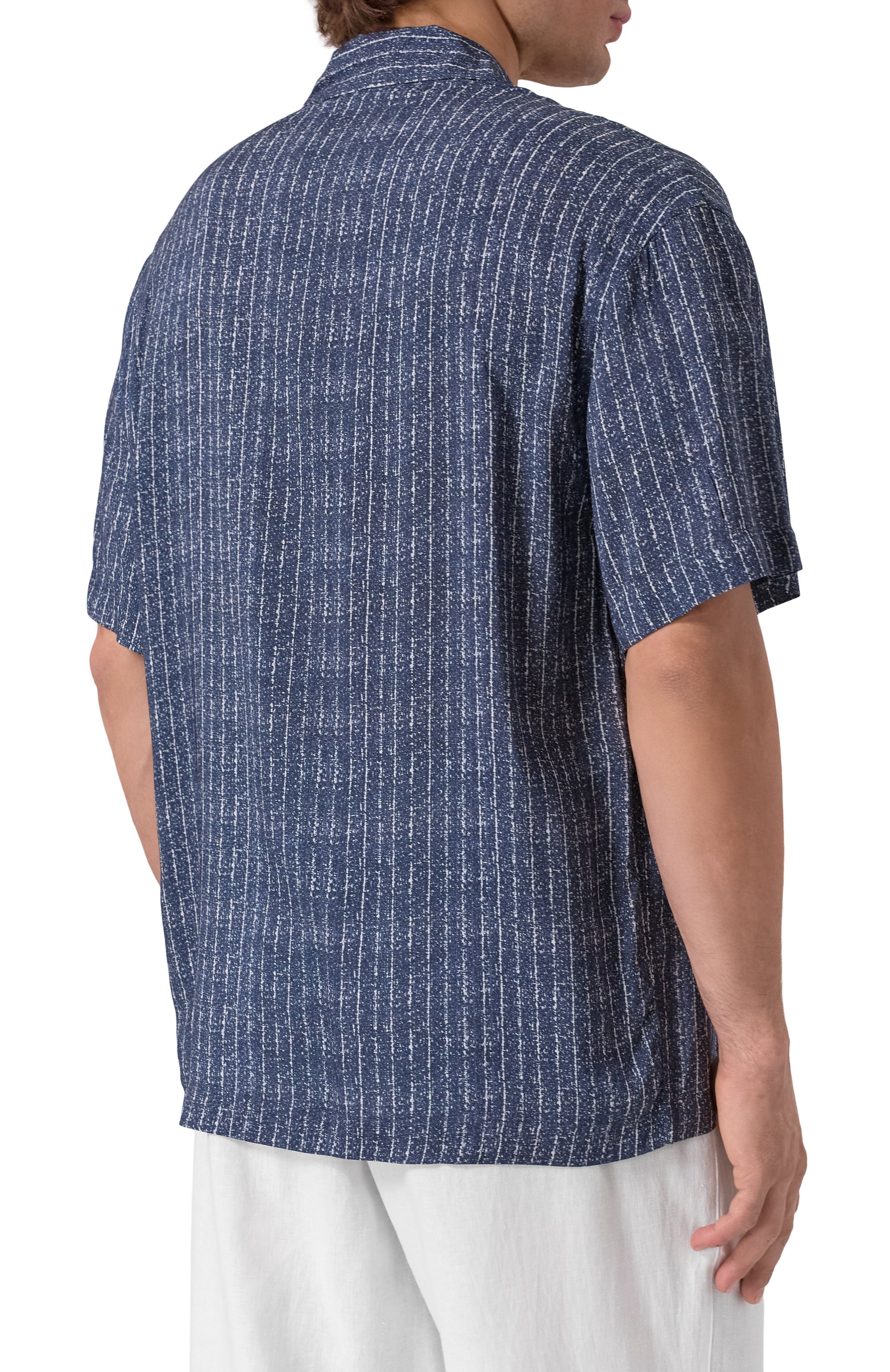 Рубашка из вискозы EMPORIO ARMANI темно-синего цвета по цене 17700 руб., арт. EM000593/AF12351, фото 4 Рубашка из вискозы EMPORIO ARMANI, арт. EM000593/AF12351, фото 4