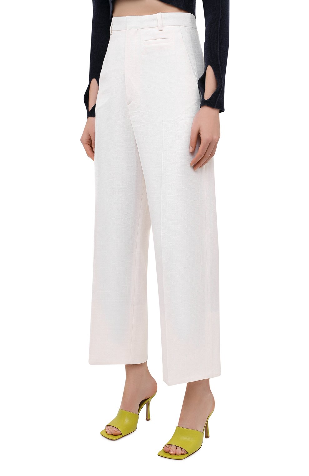 Брюки из шерсти и вискозы JACQUEMUS белого цвета по цене 46750 руб., арт. 203PA04/120110, фото 3 Брюки из шерсти и вискозы JACQUEMUS, арт. 203PA04/120110, фото 3