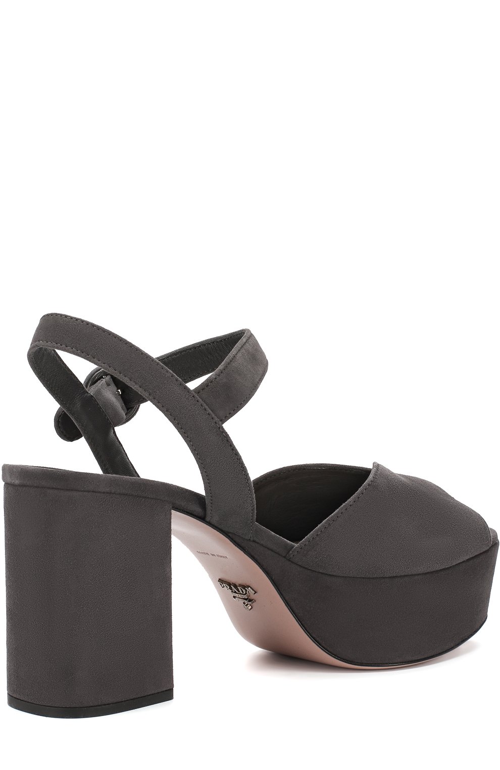 Замшевые босоножки на устойчивом каблуке и платформе PRADA серого цвета по цене 85000 руб., арт. 1XP39A-8-F0471-B085, фото 4 Замшевые босоножки на устойчивом каблуке и платформе PRADA, арт. 1XP39A-8-F0471-B085, фото 4