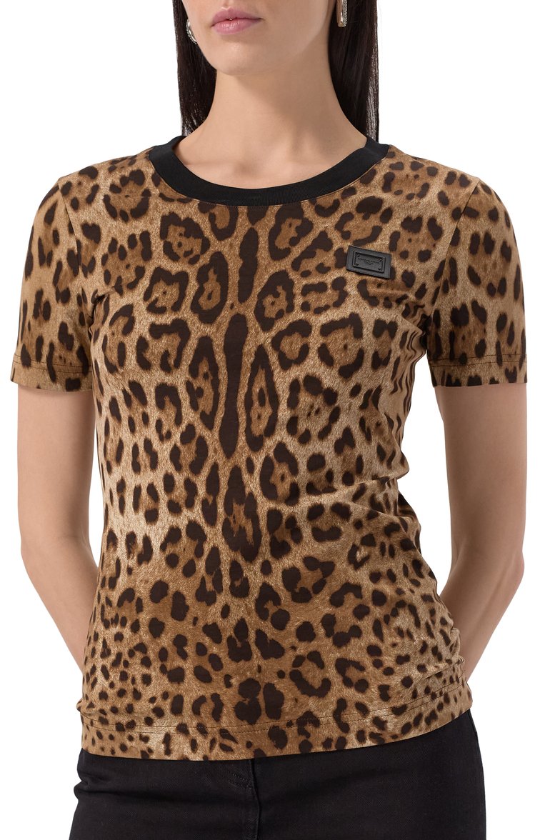 Женский хлопковый топ DOLCE & GABBANA леопардового цвета, арт. F8S17T/FS78S | Фото 3 (Рукава: Короткие; Длина (для топов): Стандартные; Стили: Кэжуэл; Материал внешний: Хлопок; Автоматизация ТО: Проставлено; Автоматизация состава: Проставлено; Размерность: Идёт в размер; Re-sync: On)