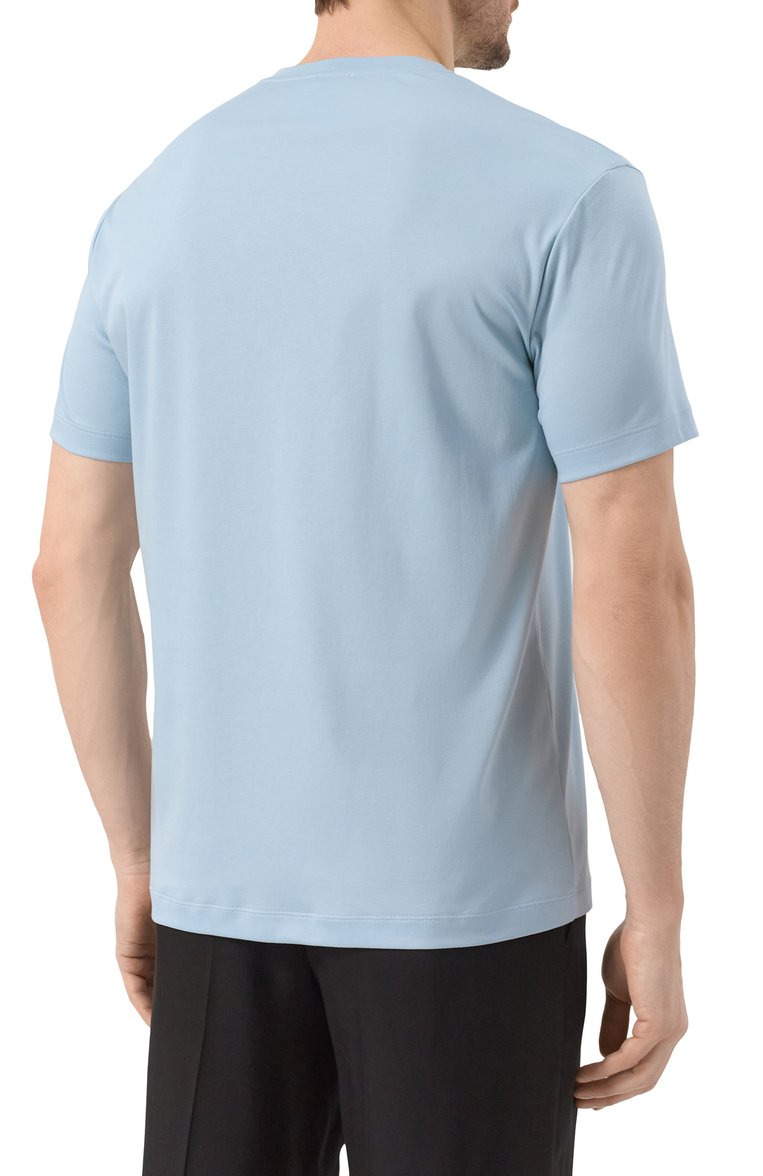 Мужская хлопковая футболка GIORGIO ARMANI голубого цвета, арт. 6LSM90/SJTKZ | Фото 4 (Материал внешний: Хлопок; Длина (для топов): Стандартные; Рукава: Короткие; Принт: Без принта; Стили: Кэжуэл; Кросс-КТ: Джерси; Мужское Кросс-КТ: Футболка-одежда; Автоматизация ТО: Проставлено; Автоматизация состава: Проставлено)