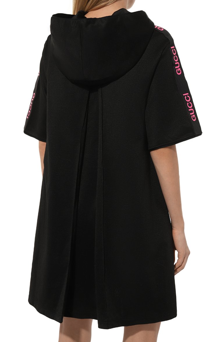 Женское платье GUCCI черного цвета, арт. 695803/XJDS5 | Фото 4 (Рукава: Короткие; Случай: Повседневный; Стили: Кэжуэл; Материал внешний: Хлопок, Синтетический материал; Женское Кросс-КТ: Платье-одежда; Длина Ж (юбки, платья, шорты): Мини)
