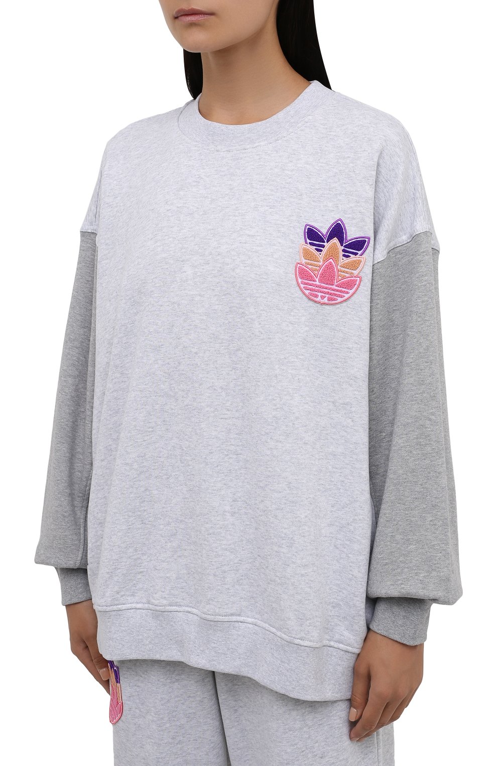 Хлопковый свитшот ADIDAS ORIGINALS светло-серого цвета по цене 5690 руб., арт. H22749, фото 3 Хлопковый свитшот ADIDAS ORIGINALS, арт. H22749, фото 3