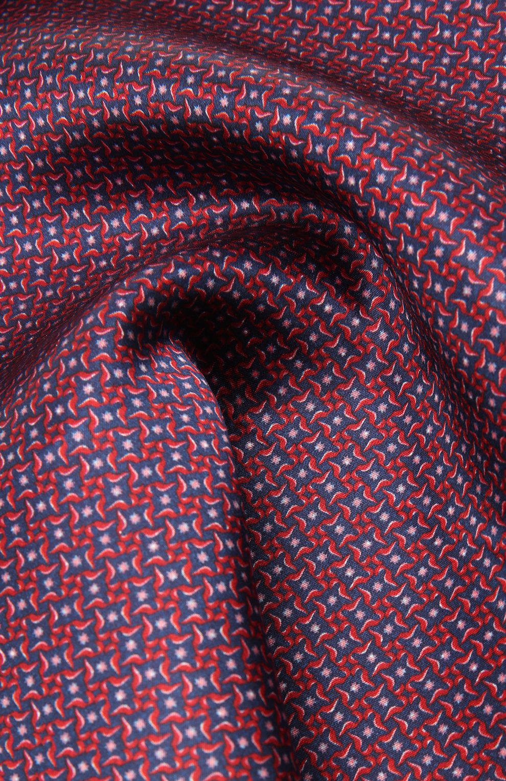 Шелковый платок CORNELIANI красного цвета по цене 10550 руб., арт. 87UF27-1120398/00, фото 2 Шелковый платок CORNELIANI, арт. 87UF27-1120398/00, фото 2